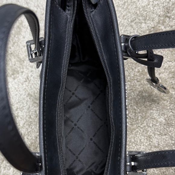 Michael Kors Jet Set Travel Tote Small - Black and White - Picture 9 of 16